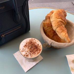 Meet your Posher, Amy